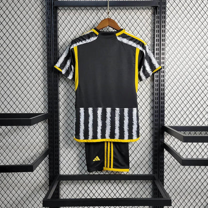 Conjunto Niños Juventus 2023/24 Local