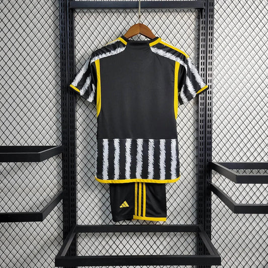 Conjunto Niños Juventus 2023/24 Local