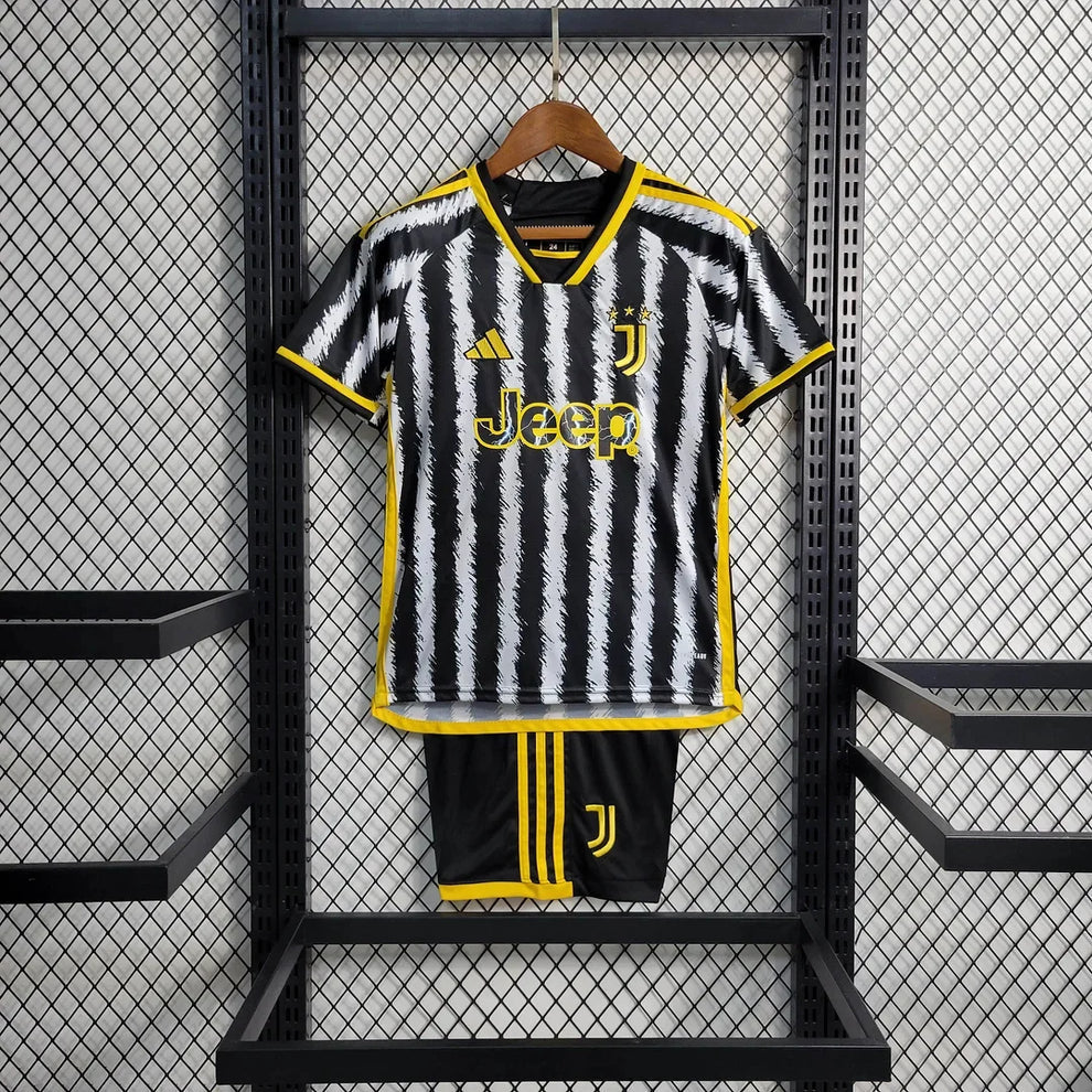 Conjunto Niños Juventus 2023/24 Local