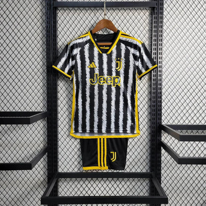 Conjunto Niños Juventus 2023/24 Local